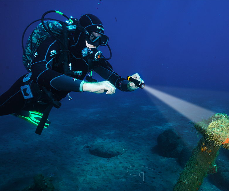 Orcatorch D700 Dive Lamp