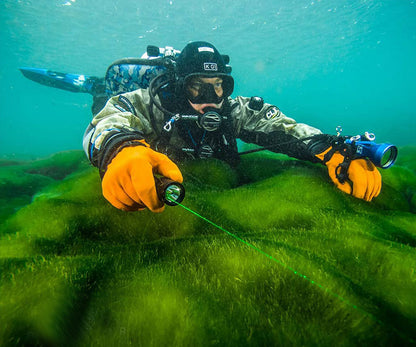 Orcatorch D570 Dive Lamp｜White LED and Green Laser Light